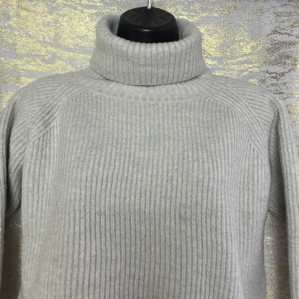 Aritzia Wilfred Free Cream Turtleneck 100% Merino Wool Crop Sweater Size S - Picture 4 of 17